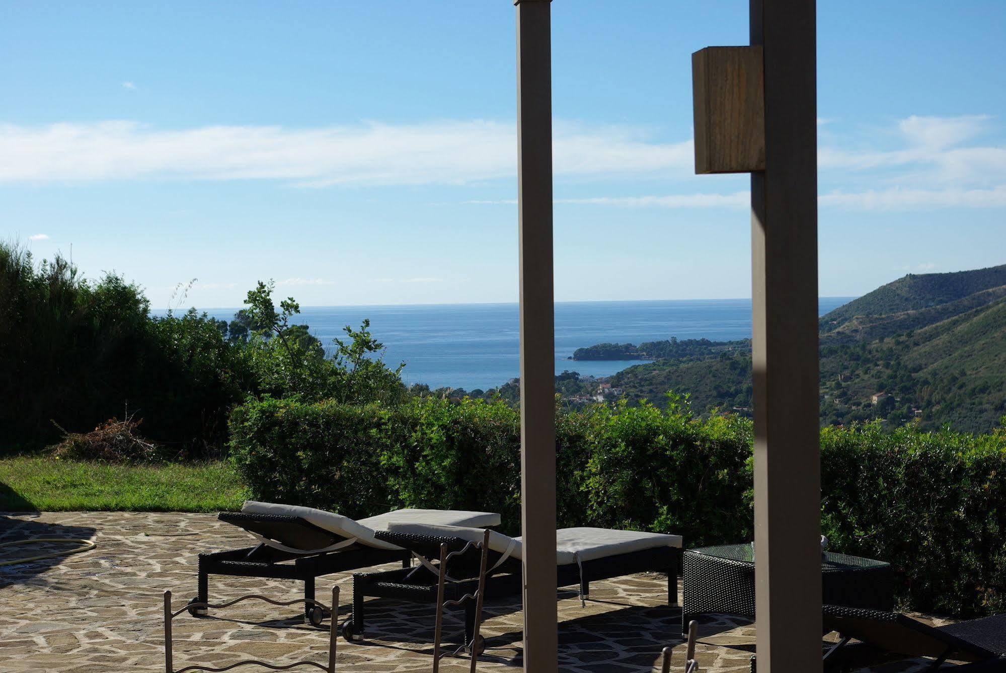 Sulle Onde Della Collina Villa Montecorice Luaran gambar
